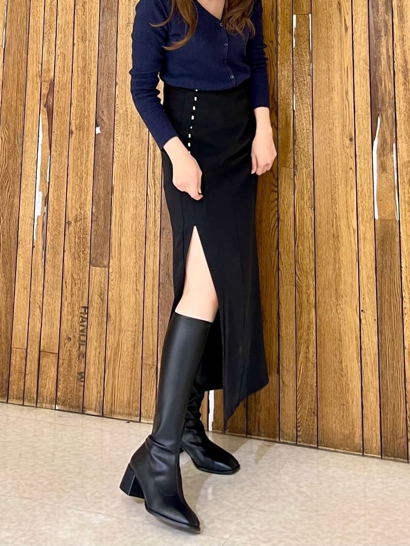 Oさんの「ESPERANZA｜スクエアトゥロングブーツ【ロングセラー／歩きやすい／ローヒール／ストレッチ／サイドジップ／着脱簡単／」を使ったコーディネート
