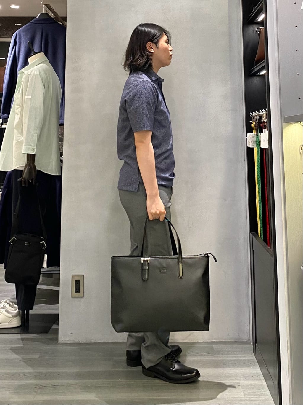 nishiさんの「TAKEO KIKUCHI｜コーデュラ（R） コーティング トートバッグ」を使ったコーディネート