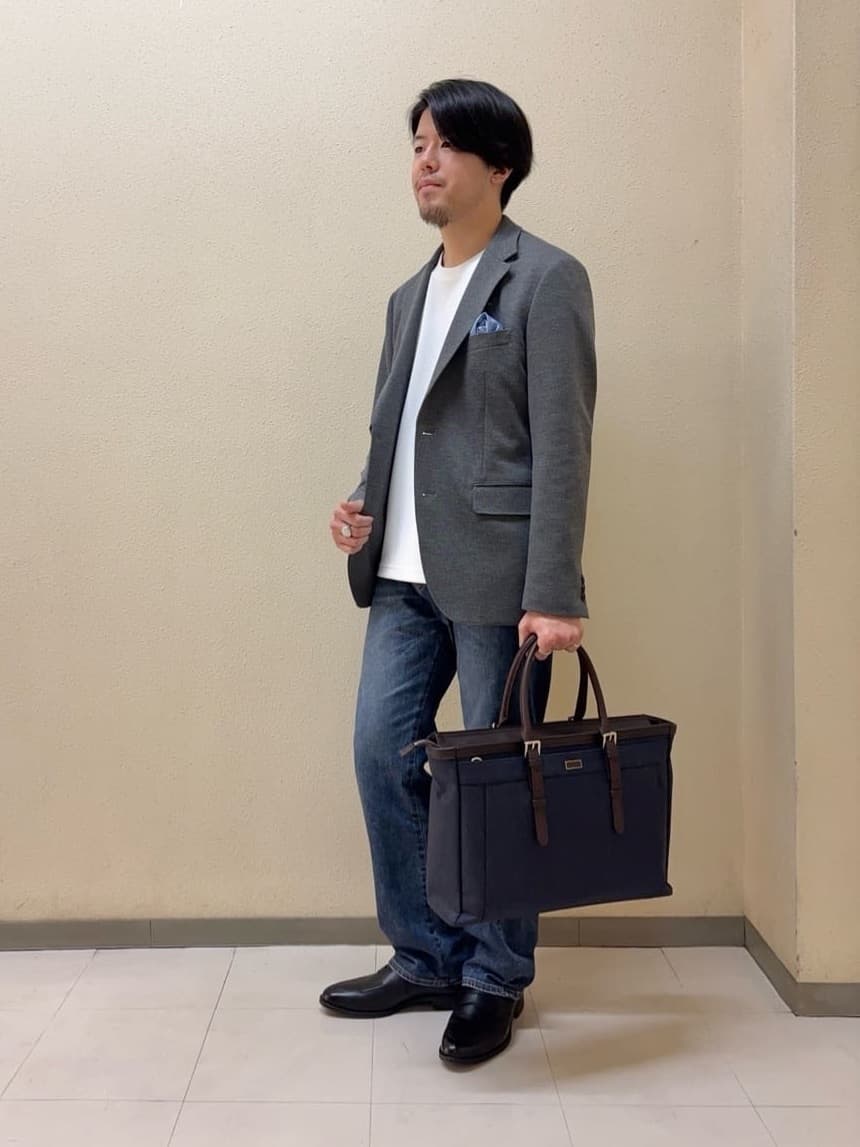 及川さんの「TAKEO KIKUCHI｜【モンスターストレッチ】日本製 ウォッシュド デニムパンツ」を使ったコーディネート