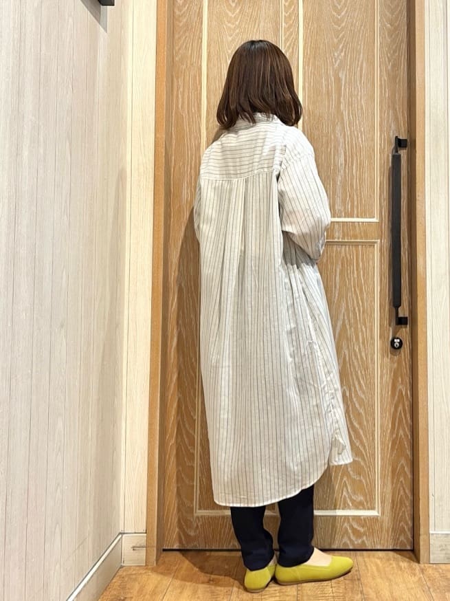 meiさんの「SHOO･LA･RUE｜【SS-3L/無理せずスリム】 ぐんぐん伸びる イージーテーパードパンツ」を使ったコーディネート