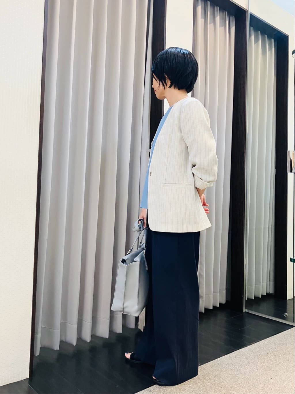 AYAさんの「INDIVI｜【褒められパンツ／洗える／ウエストゴム】ワイドタックパンツ」を使ったコーディネート