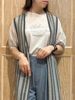 meiさんの「SHOO･LA･RUE｜【S-LL/ひんやり/UV】ぷっくりラメプリントロゴTシャツ」を使ったコーディネート