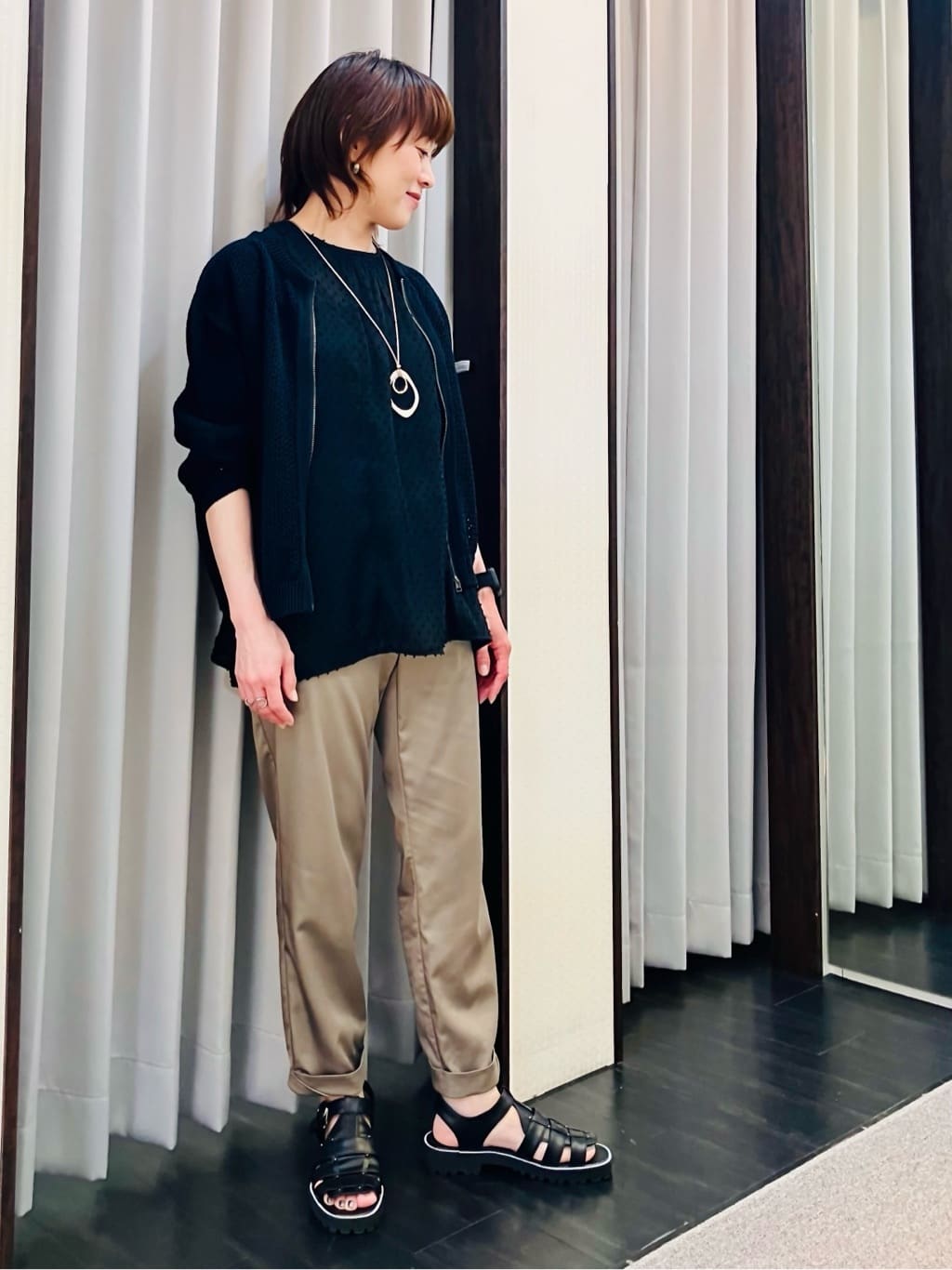 YUKIさんの「INDIVI｜【60cm四方】スクエアスカーフ」を使ったコーディネート