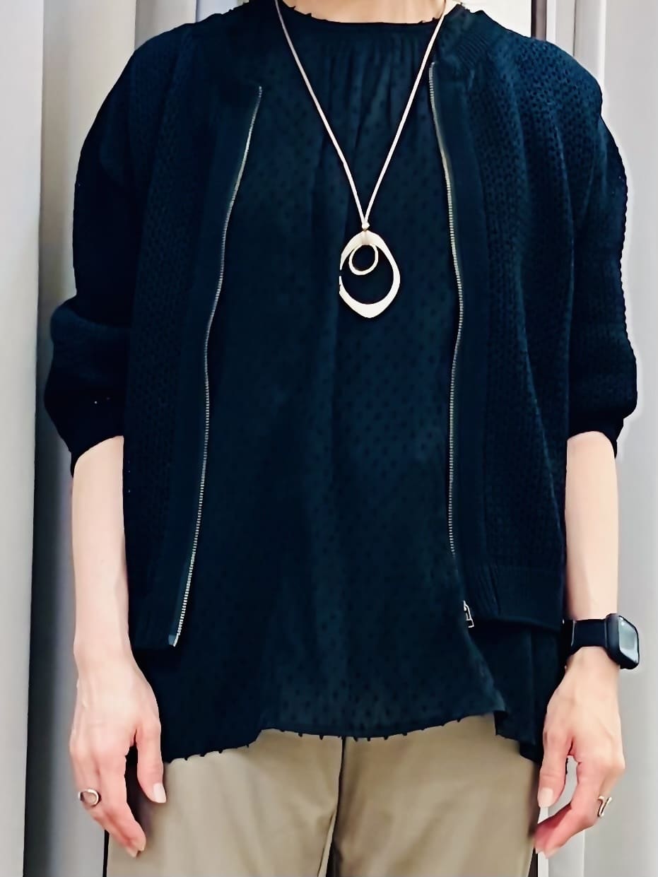 YUKIさんの「INDIVI｜【60cm四方】スクエアスカーフ」を使ったコーディネート