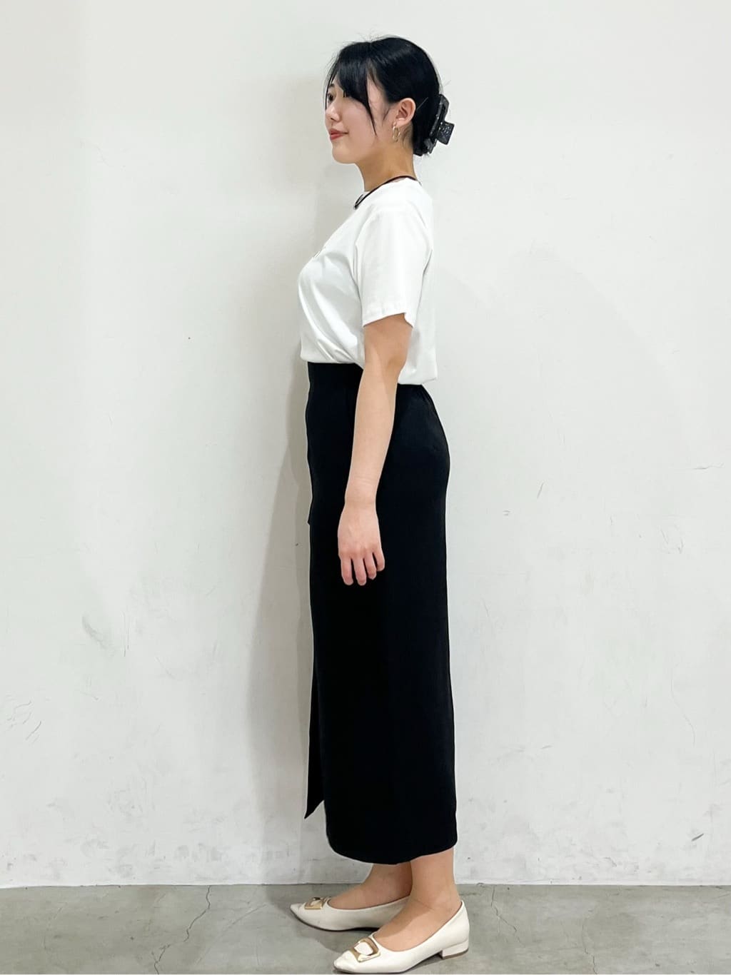 Erinaさんの「OPAQUE.CLIP｜◆刺繍＆スパンコールロゴTシャツ【洗濯機洗い可】」を使ったコーディネート