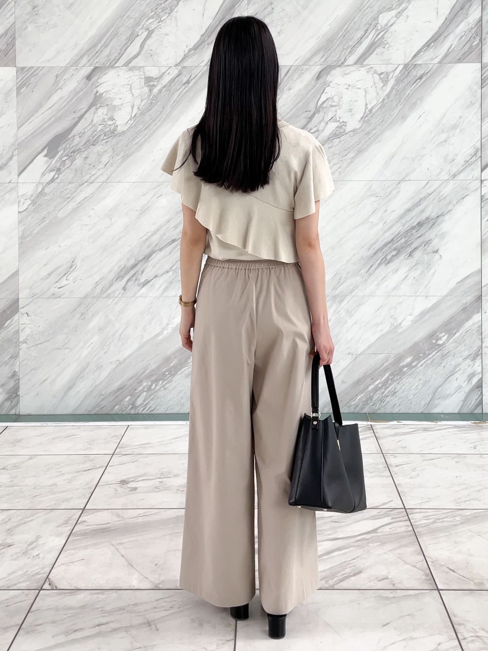 NATSUMIさんの「grove｜高身長さん向け＋10cm【接触冷感】サマーハイパーストレッチワイドパンツ」を使ったコーディネート