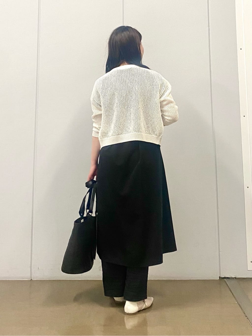 misakiさんの「INDIVI｜【洗える／UVケア／SETUP可能】ドロストワイドパンツ」を使ったコーディネート