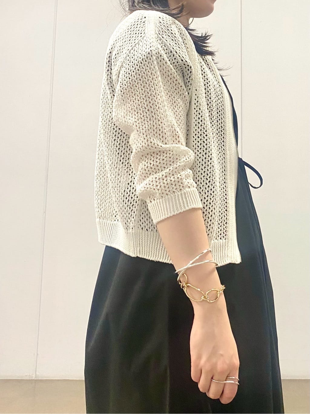 misakiさんの「INDIVI｜【洗える／UVケア／SETUP可能】ドロストワイドパンツ」を使ったコーディネート
