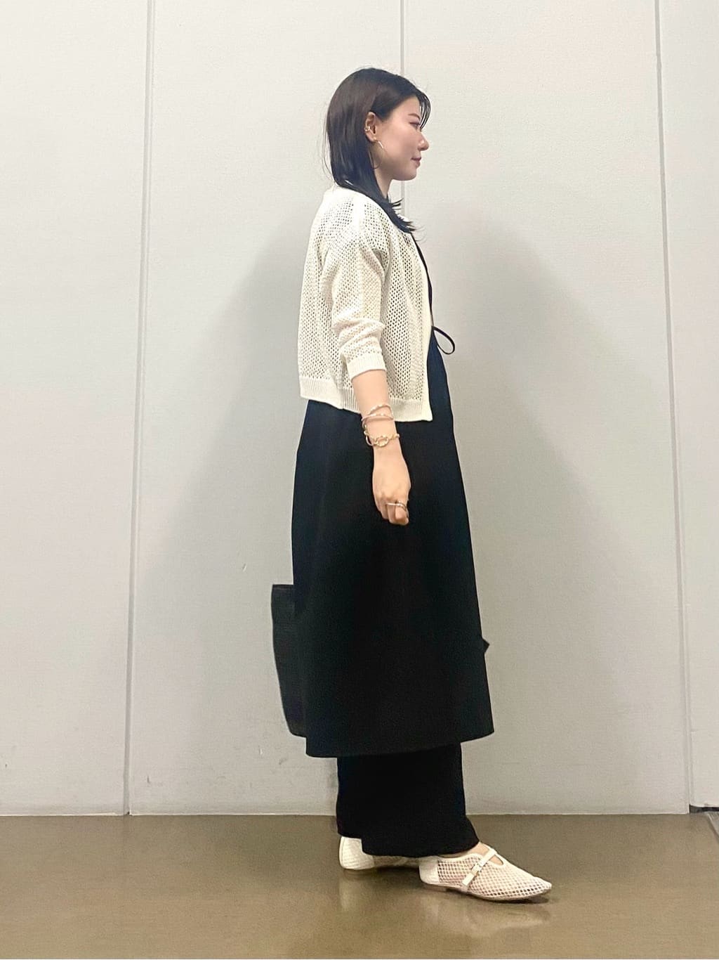 misakiさんの「INDIVI｜【洗える／UVケア／SETUP可能】ドロストワイドパンツ」を使ったコーディネート