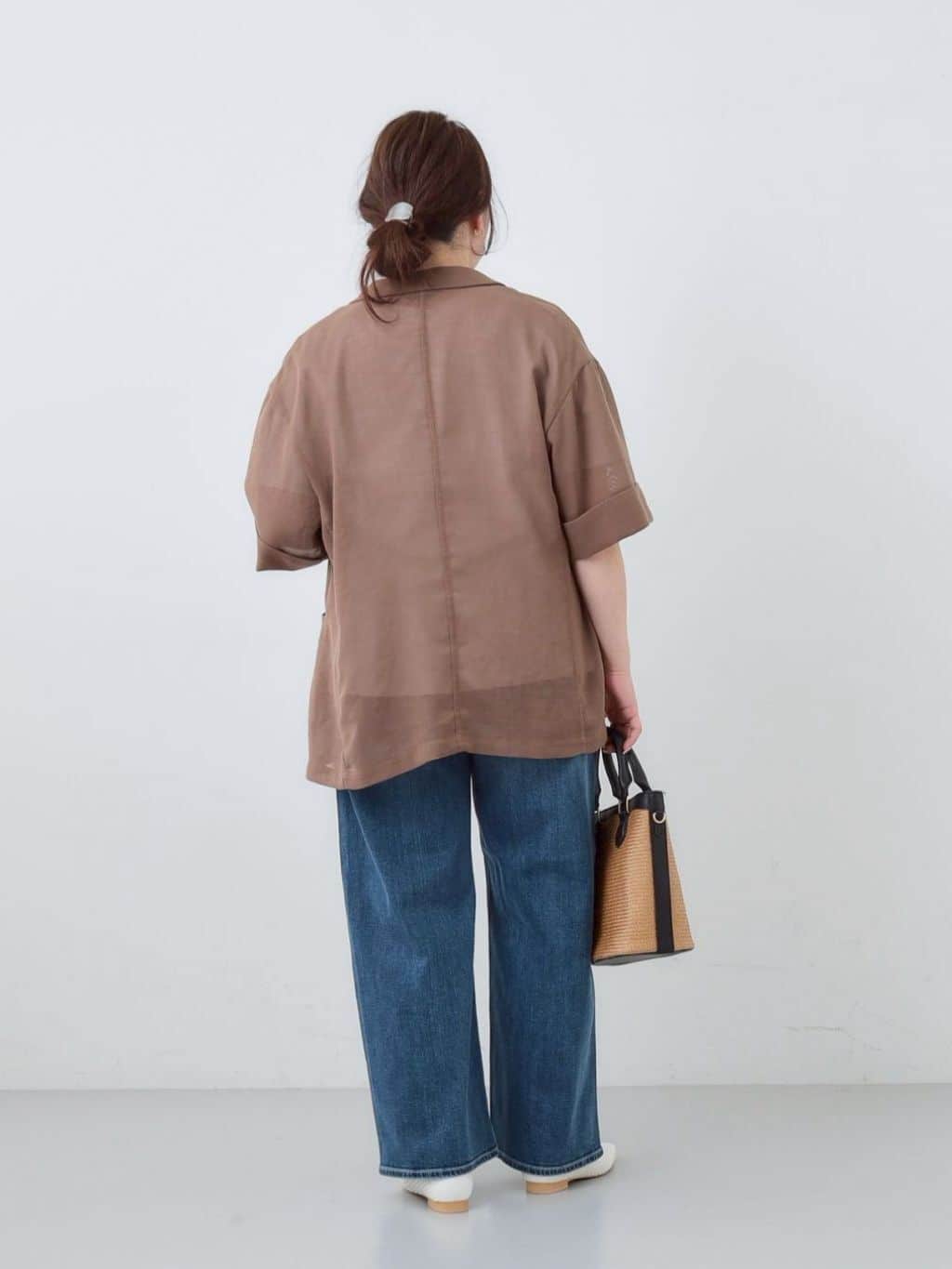 kaoさんの「INDIVI｜【褒められデニム】ワイドストレート デニムパンツ」を使ったコーディネート