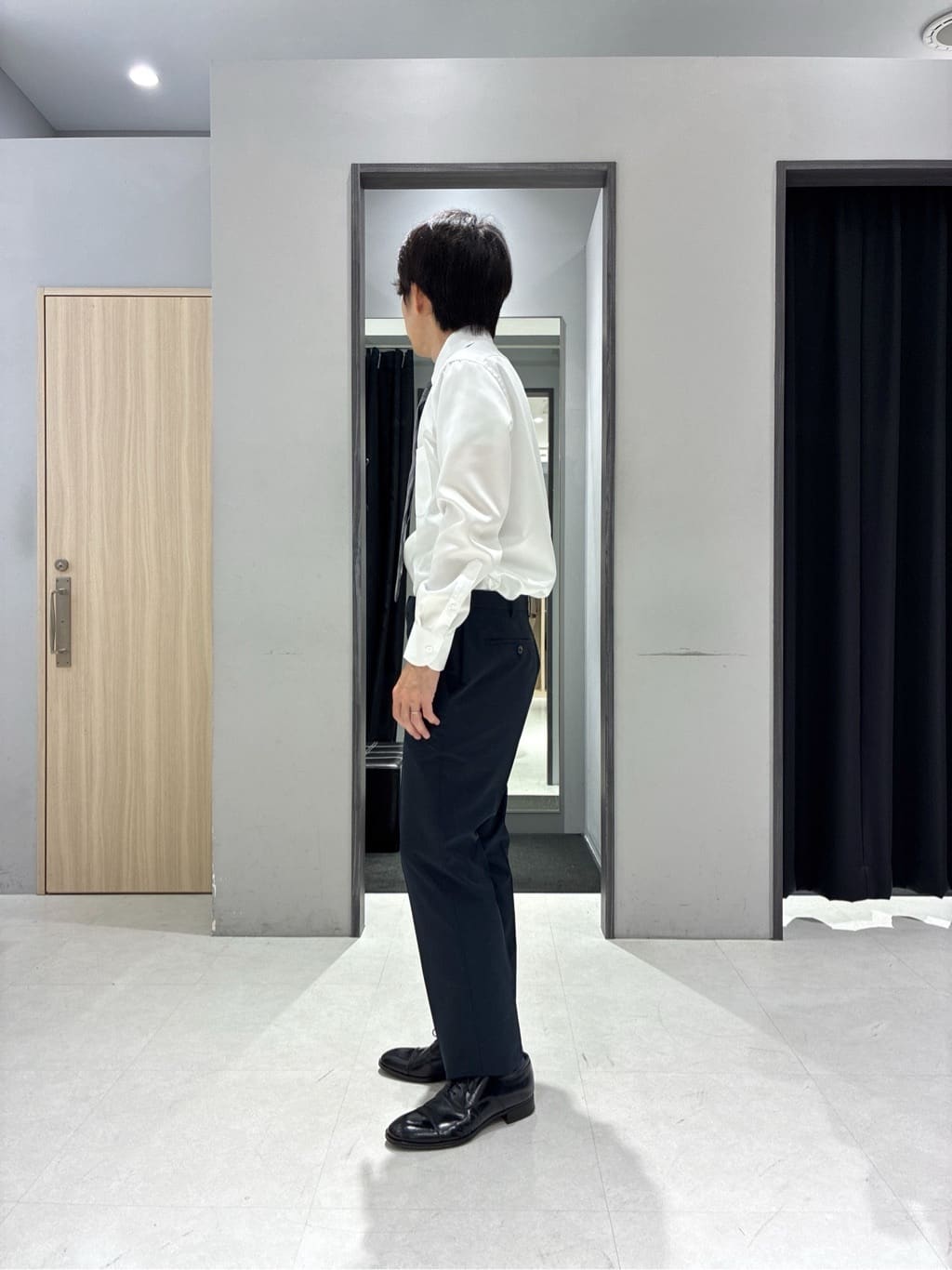 わいずみさんの「TAKEO KIKUCHI｜【Three by Three】シャイニーシャークピンヘッド ベスト / 3ピース対応」を使ったコーディネート