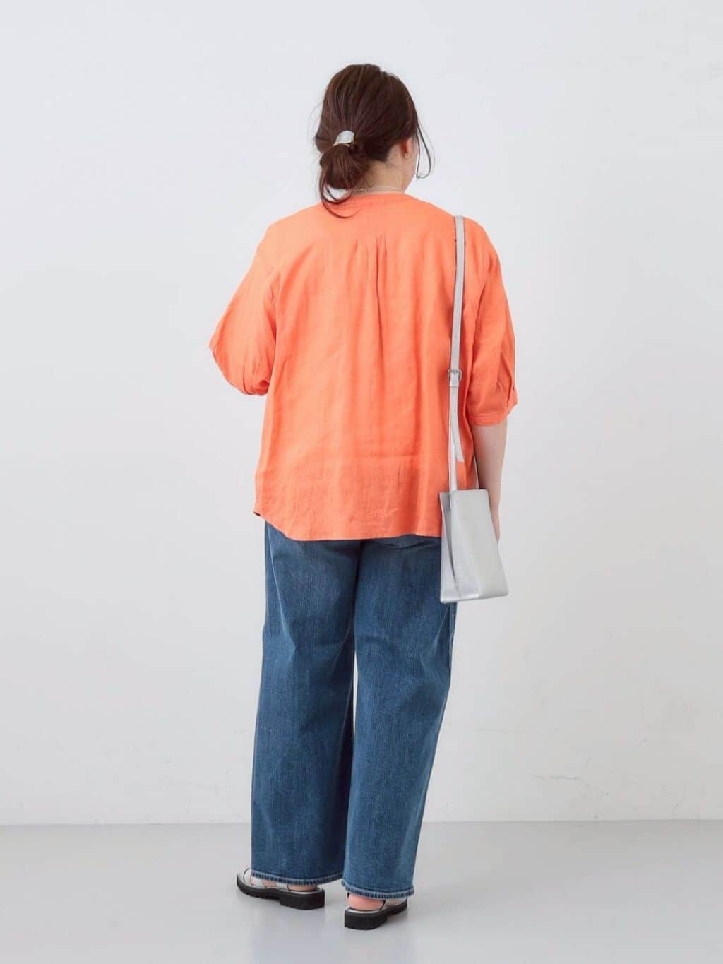 kaoさんの「INDIVI｜【褒められデニム】ワイドストレート デニムパンツ」を使ったコーディネート