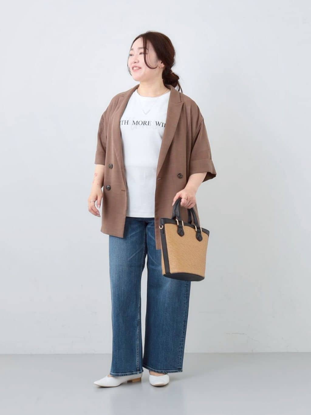 kaoさんの「INDIVI｜【褒められデニム】ワイドストレート デニムパンツ」を使ったコーディネート