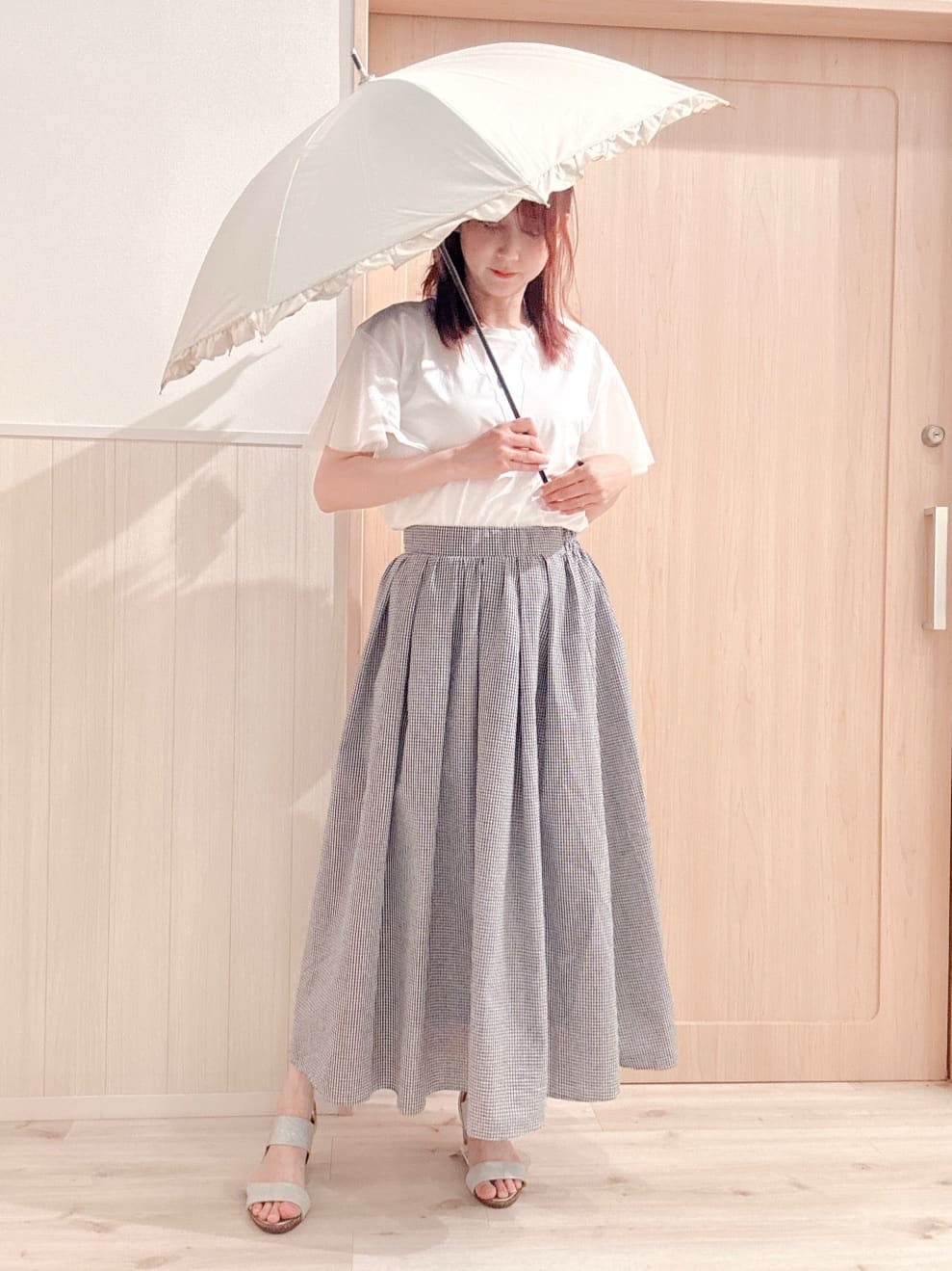 モカさんの「SHOO･LA･RUE｜【長傘/晴雨兼用】【Wpc．】遮光フリルクラシック ロング」を使ったコーディネート
