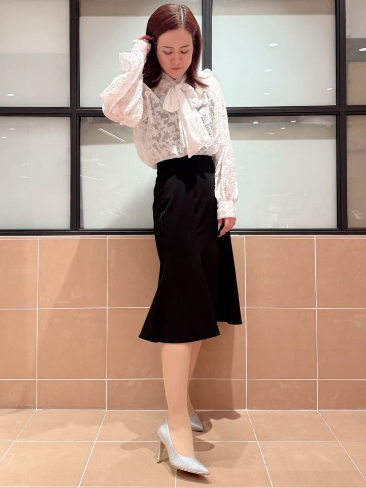 すみれさんの「ESPERANZA｜【12時間パンプス】約8.5?／ラメ素材　歩きやすくて疲れにくい」を使ったコーディネート