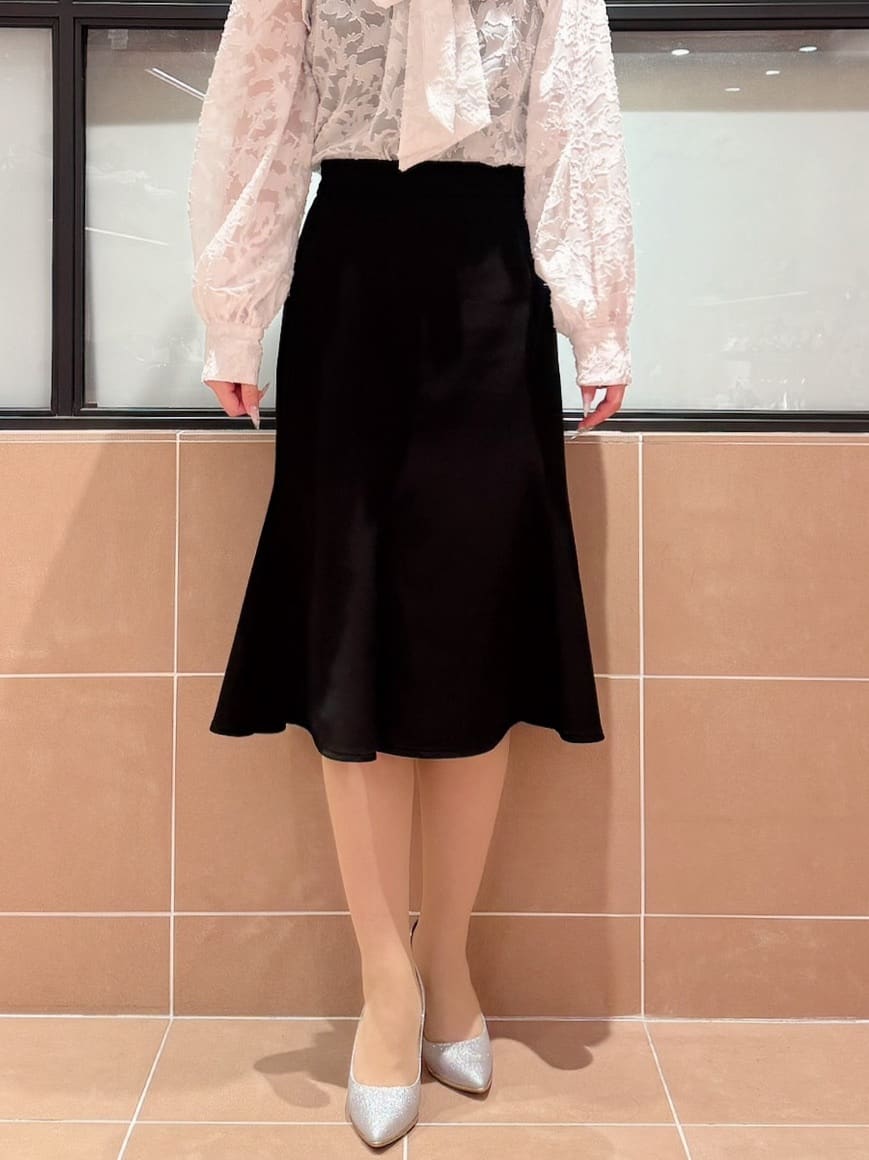 すみれさんの「ESPERANZA｜【12時間パンプス】約8.5?／ラメ素材　歩きやすくて疲れにくい」を使ったコーディネート