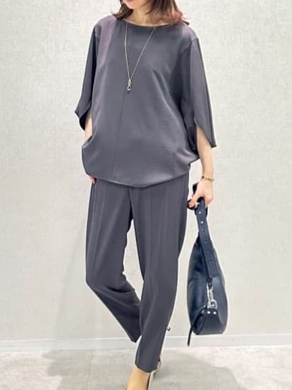 Miwaさんの「UNTITLED｜【手洗い／88cm正方形】シアー素材チェーン柄スカーフ」を使ったコーディネート