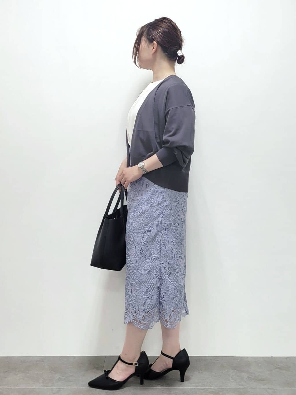 kinaさんの「index｜《8色展開／XS-LLサイズ》タックパフスリーブブラウス【洗濯機洗い可／吸水速乾／防シワ／抗ピル】」を使ったコーディネート