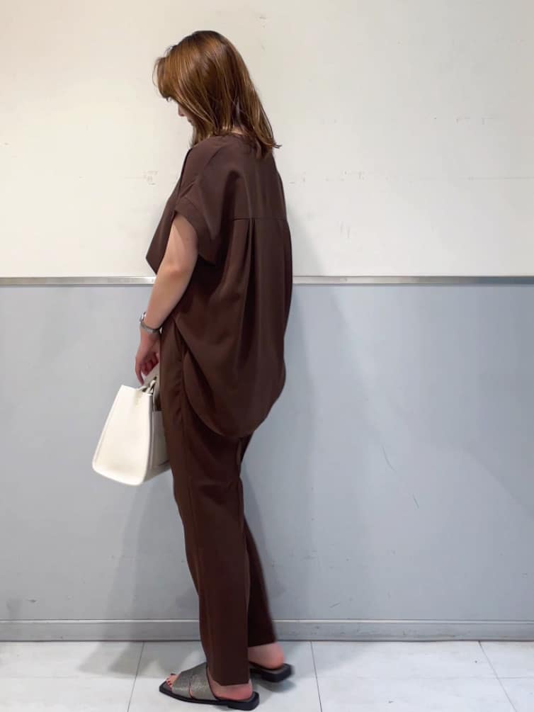 ミーさんの「index｜《7色展開／SS-LLサイズ》ストレッチスキッパーブラウス／セットアップ対応【洗濯機洗い可／防シワ】」を使ったコーディネート