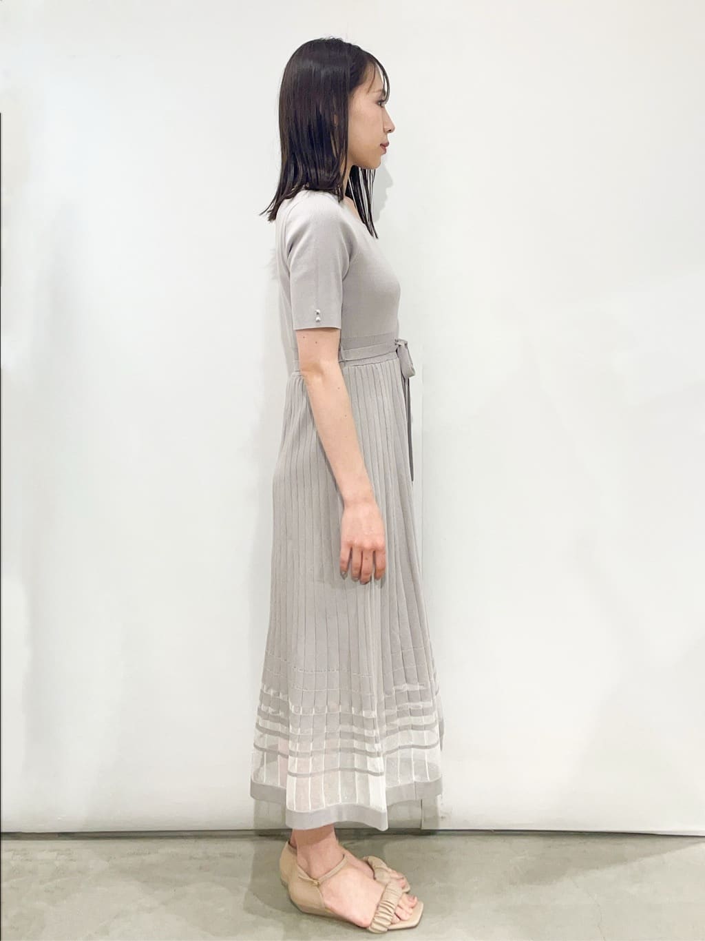 sayaさんの「OPAQUE.CLIP｜◆【2WAY】スクエアミドルペーパーかごバッグ」を使ったコーディネート