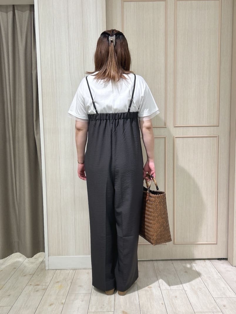 akiさんの「SHOO･LA･RUE｜◆ビジューYストラップサンダル」を使ったコーディネート