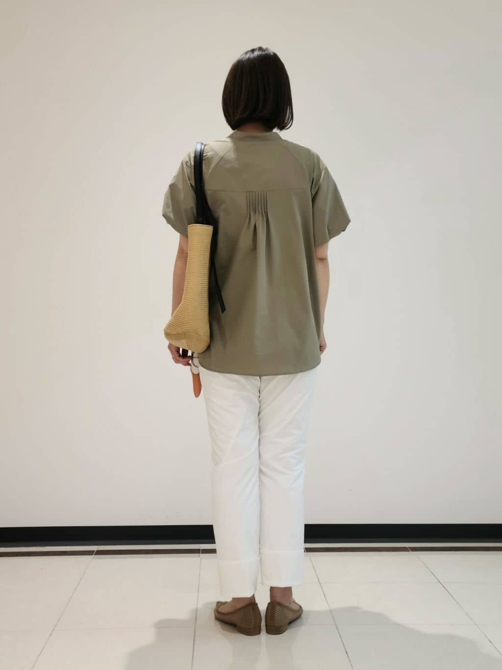 eriさんの「INDIVI｜【60cm四方】スクエアスカーフ」を使ったコーディネート