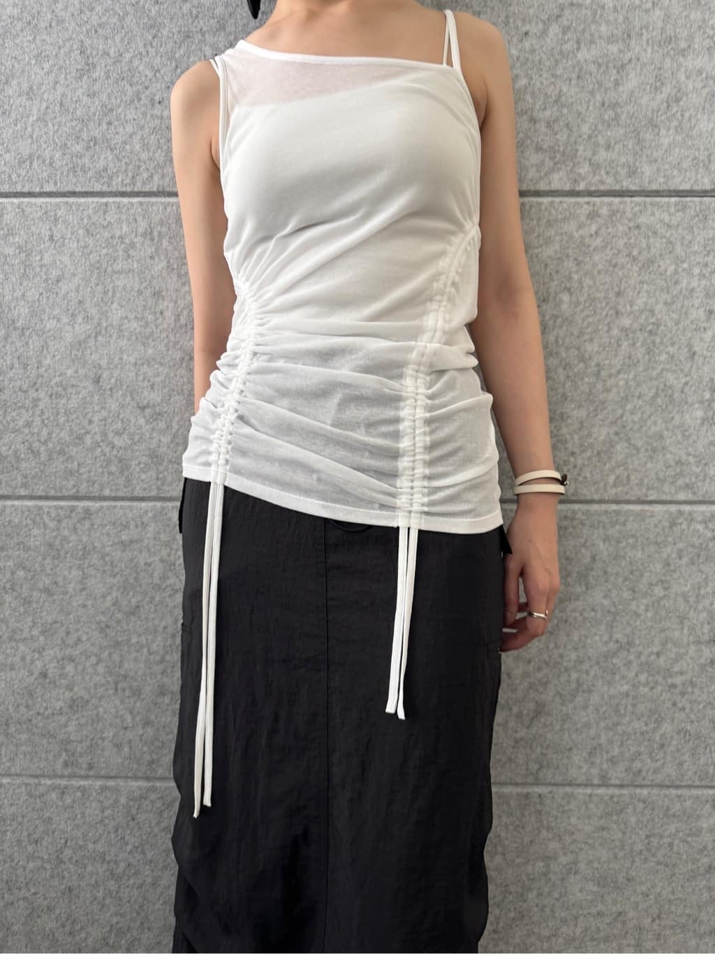 uchi__yamaさんの「CODE A｜asymmetry gather tank」を使ったコーディネート