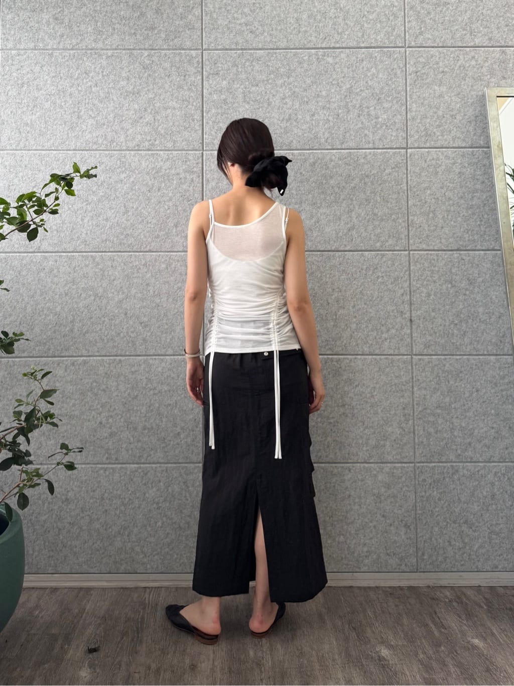 uchi__yamaさんの「CODE A｜asymmetry gather tank」を使ったコーディネート