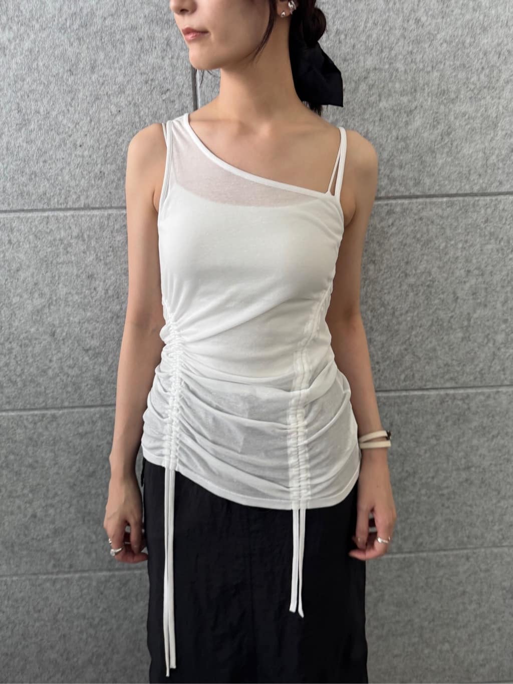 uchi__yamaさんの「CODE A｜asymmetry gather tank」を使ったコーディネート