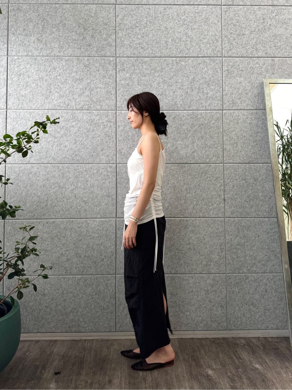 uchi__yamaさんの「CODE A｜asymmetry gather tank」を使ったコーディネート