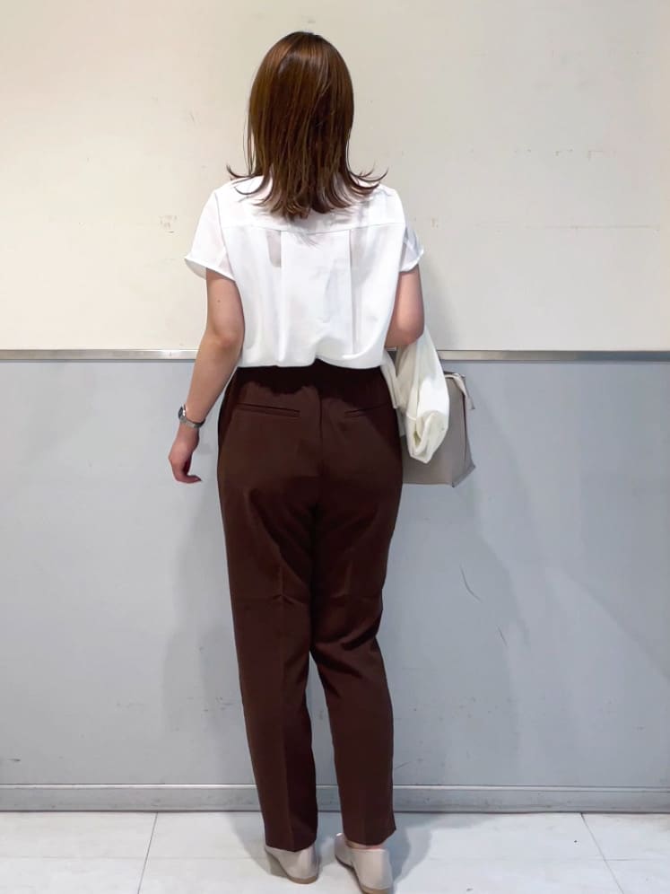 ミーさんの「index｜◆リネンライクフロントフリルブラウス【洗濯機洗い可／吸水速乾／接触冷感】」を使ったコーディネート