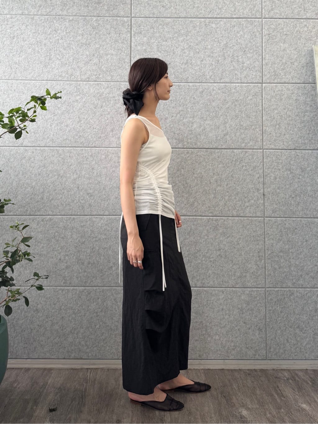 uchi__yamaさんの「CODE A｜asymmetry gather tank」を使ったコーディネート