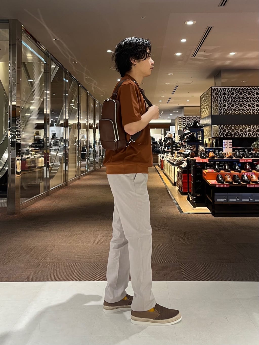 Renさんの「TAKEO KIKUCHI｜【全7サイズ&times;8色展開！】トップマルチヘリンボン パンツ」を使ったコーディネート