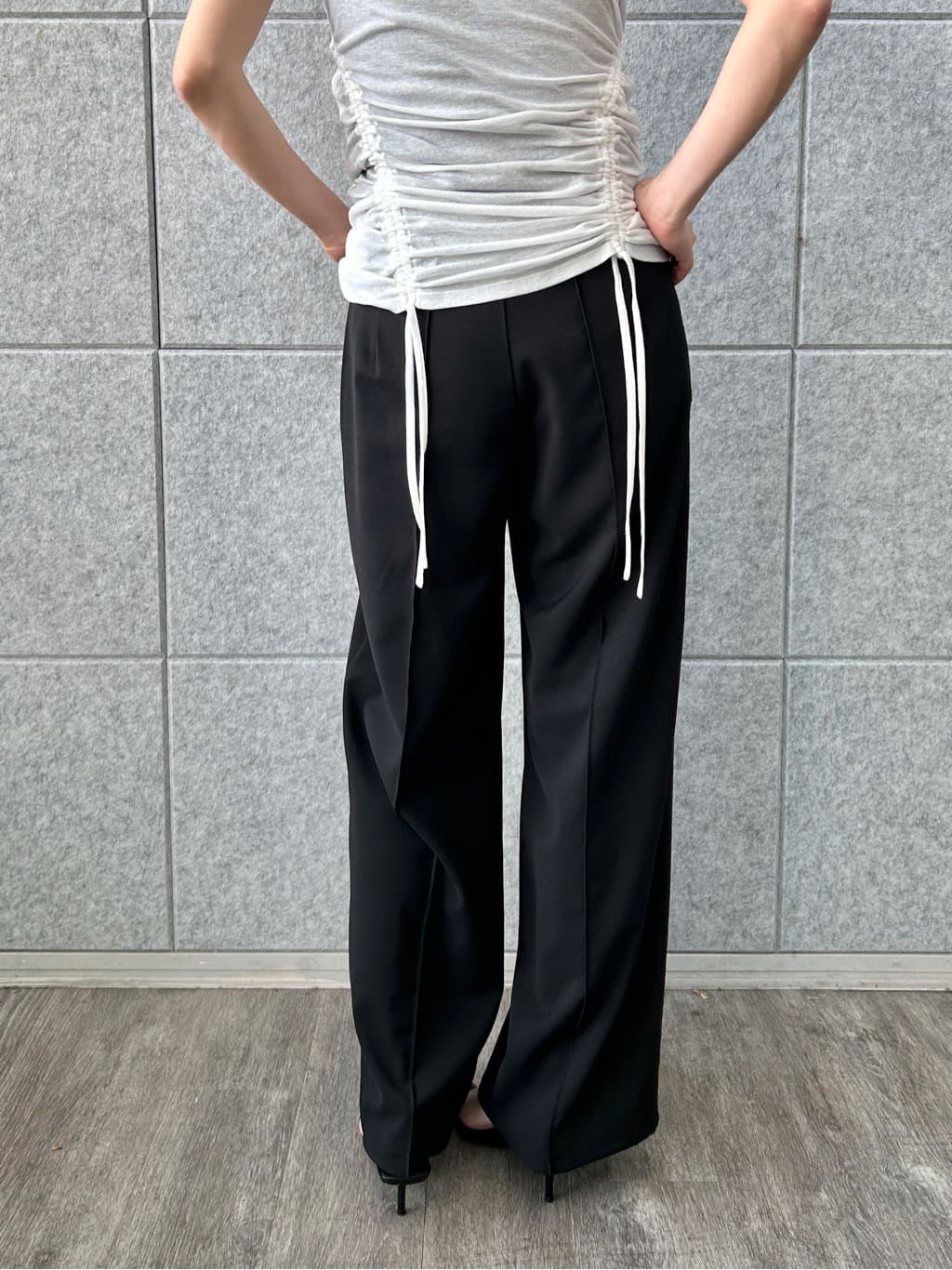 harunaさんの「CODE A｜french twill easy trouser」を使ったコーディネート