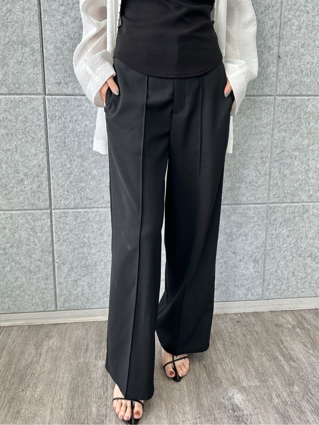 harunaさんの「CODE A｜french twill easy trouser」を使ったコーディネート