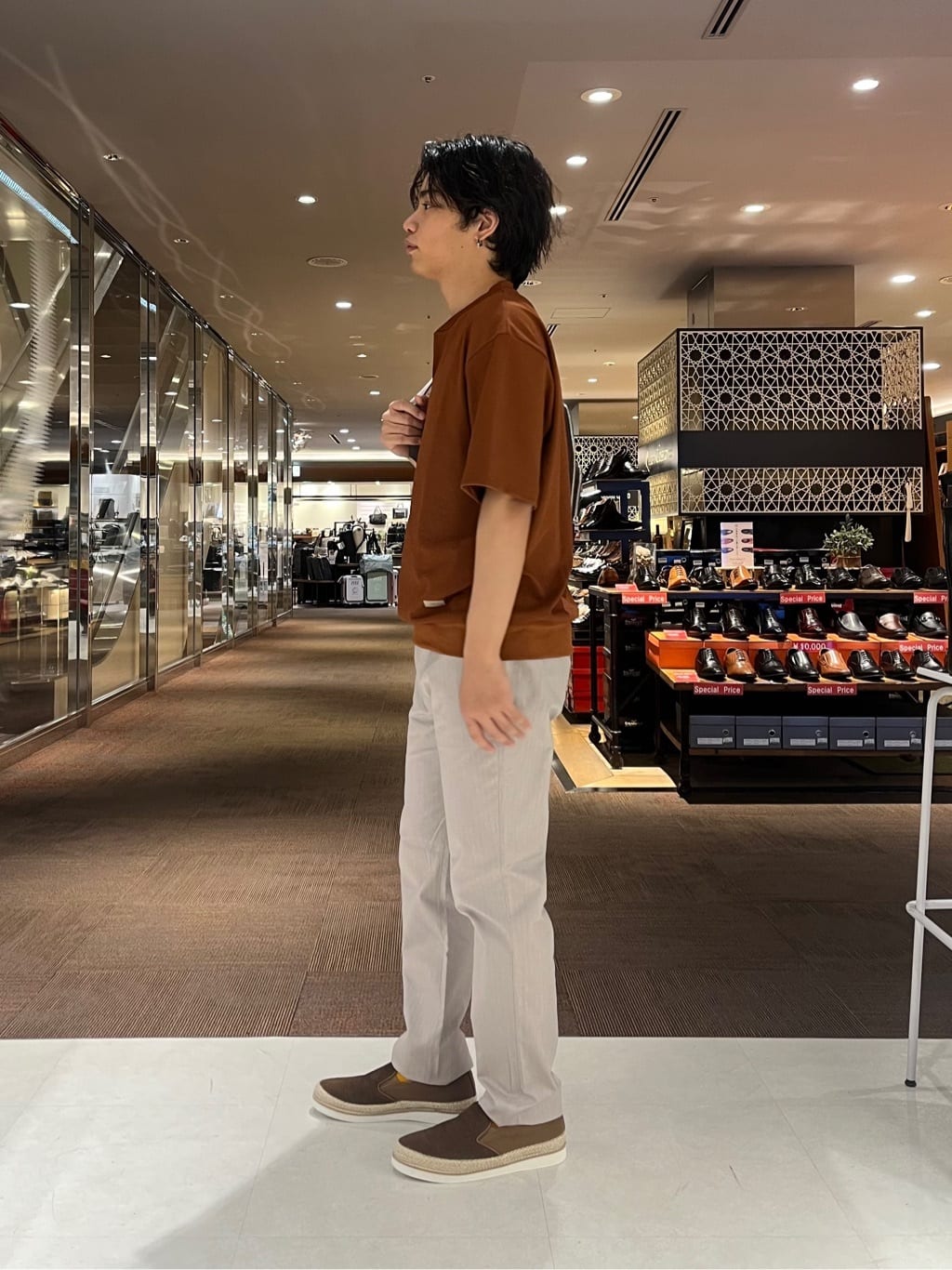 Renさんの「TAKEO KIKUCHI｜【全7サイズ&times;8色展開！】トップマルチヘリンボン パンツ」を使ったコーディネート