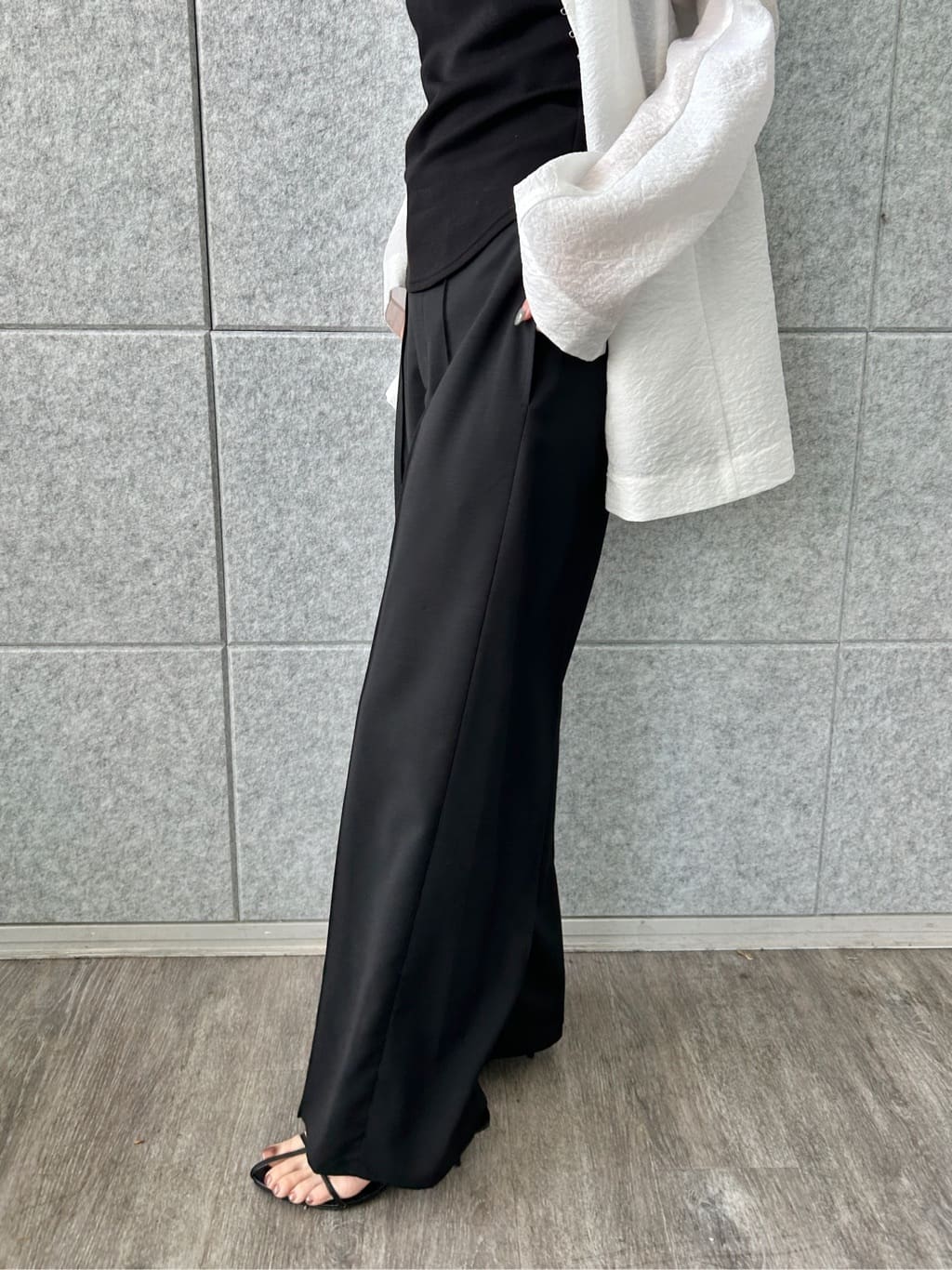 harunaさんの「CODE A｜french twill easy trouser」を使ったコーディネート