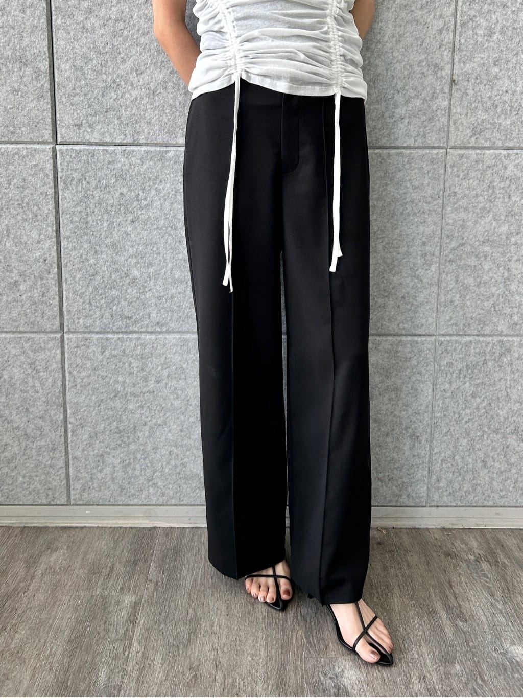 harunaさんの「CODE A｜french twill easy trouser」を使ったコーディネート