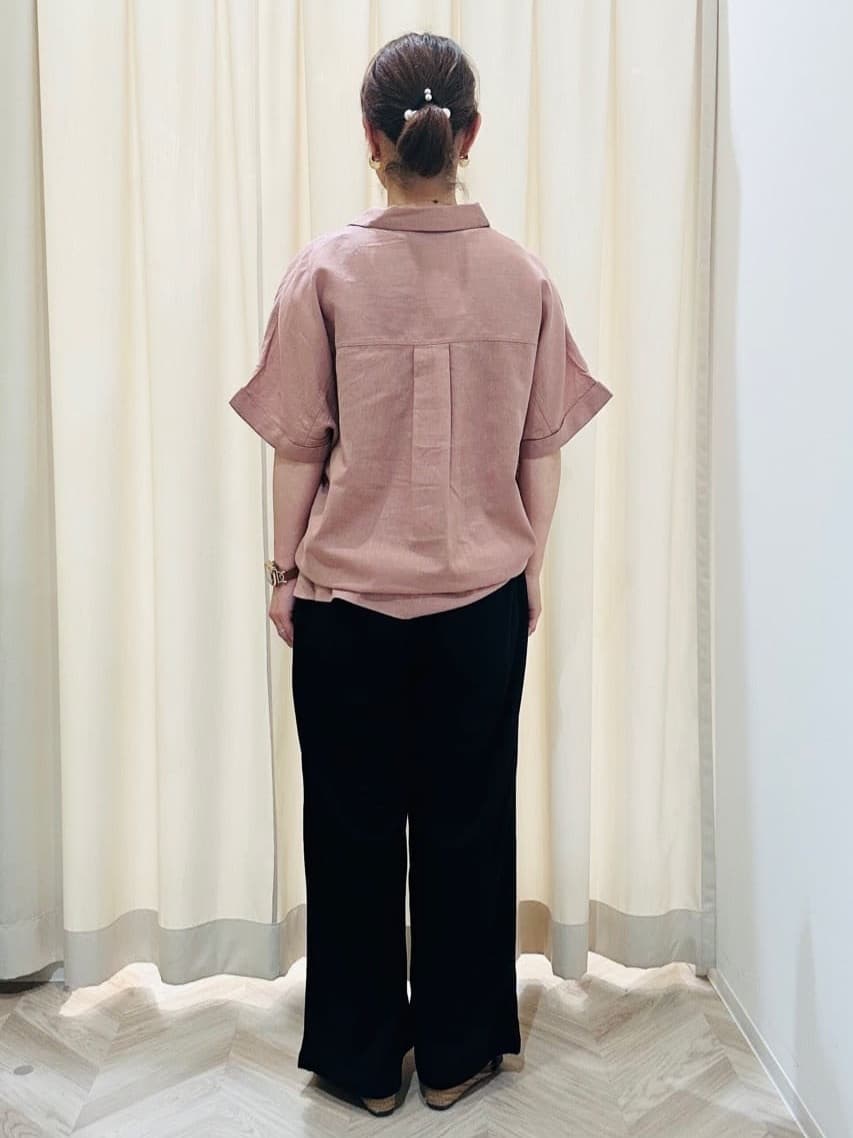 ちはるさんの「SHOO･LA･RUE｜【S-LL/UV/接触冷感/抗菌防臭】体型を自然にカバー フレンチリネンブレンド襟付ドルマンシャツ」を使ったコーディネート