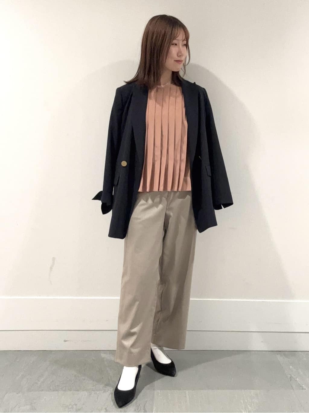 mioさんの「UNTITLED｜◆【後ろウエストゴム/洗える】梳毛調ソフトワイドパンツ」を使ったコーディネート