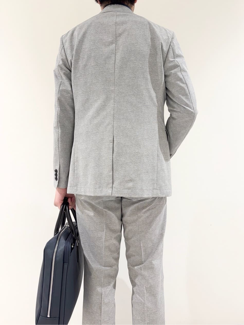 及川さんの「TAKEO KIKUCHI｜【抗菌防臭】COOL DOTS（R）ドビープリント ジャケット」を使ったコーディネート