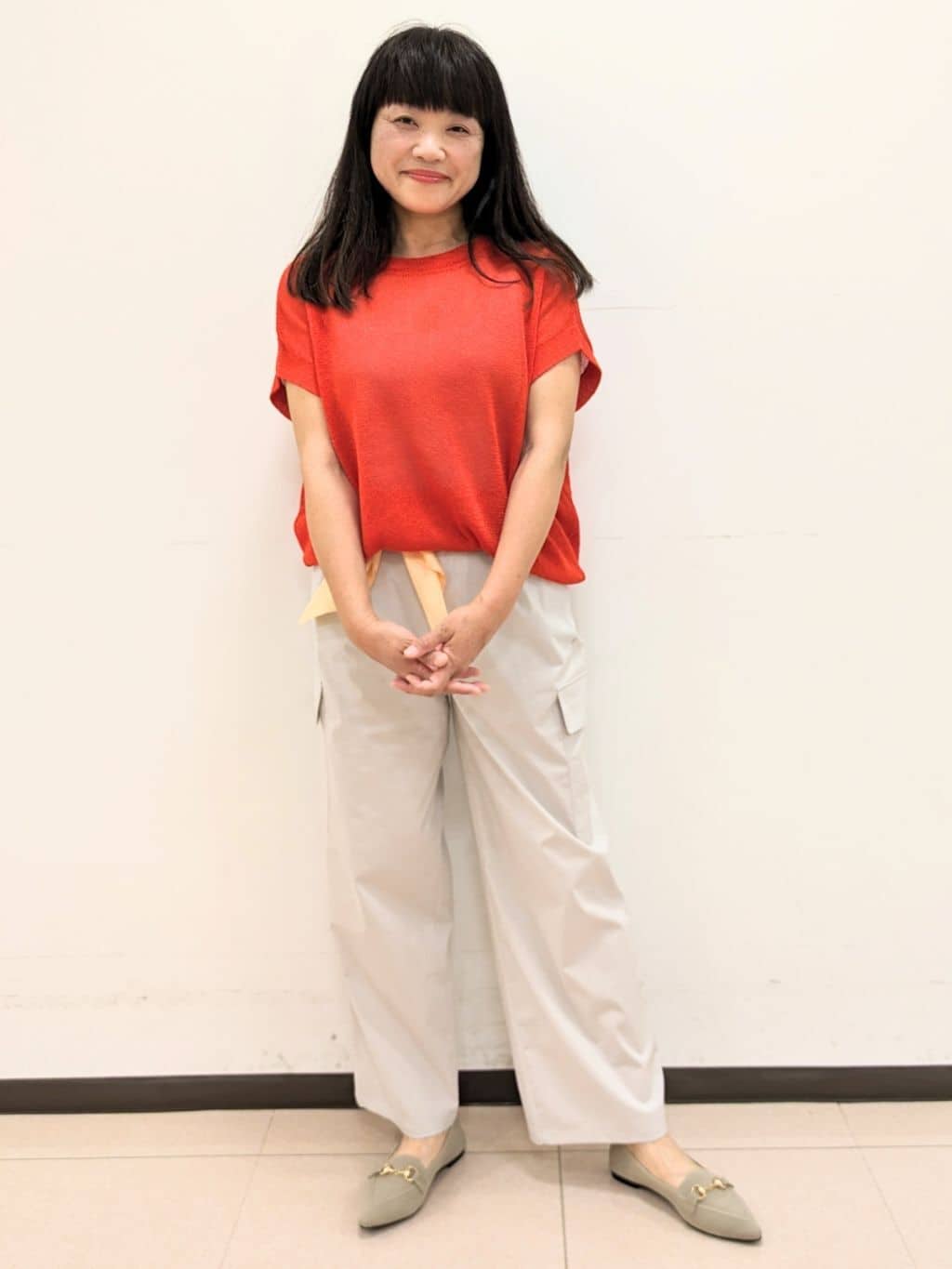 ともさんの「UNTITLED｜【手洗い／88cm正方形】バイカラーハーネススカーフ」を使ったコーディネート