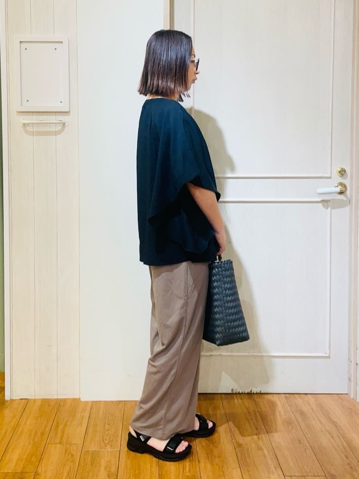 kumaさんの「SHOO･LA･RUE｜◆【洗える/ひんやり】涼しく体型カバー お袖フレア ドレープブラウス」を使ったコーディネート