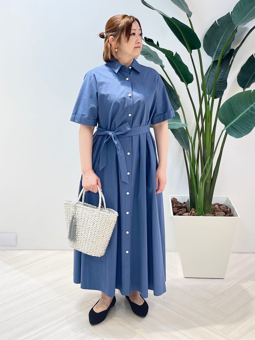 Tomoさんの「UNTITLED｜【手洗い／88cm正方形】バイカラーハーネススカーフ」を使ったコーディネート