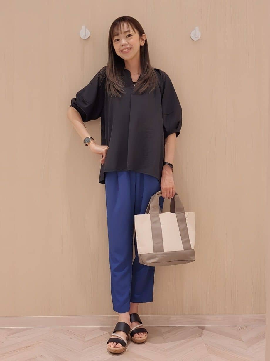 asadaさんの「SHOO･LA･RUE｜◆【S-LL/体型カバー】後ろ姿もきれい見え バックプリーツジレ」を使ったコーディネート