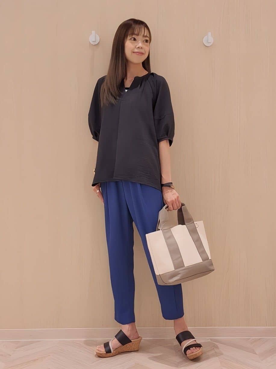 asadaさんの「SHOO･LA･RUE｜◆【S-LL/体型カバー】後ろ姿もきれい見え バックプリーツジレ」を使ったコーディネート