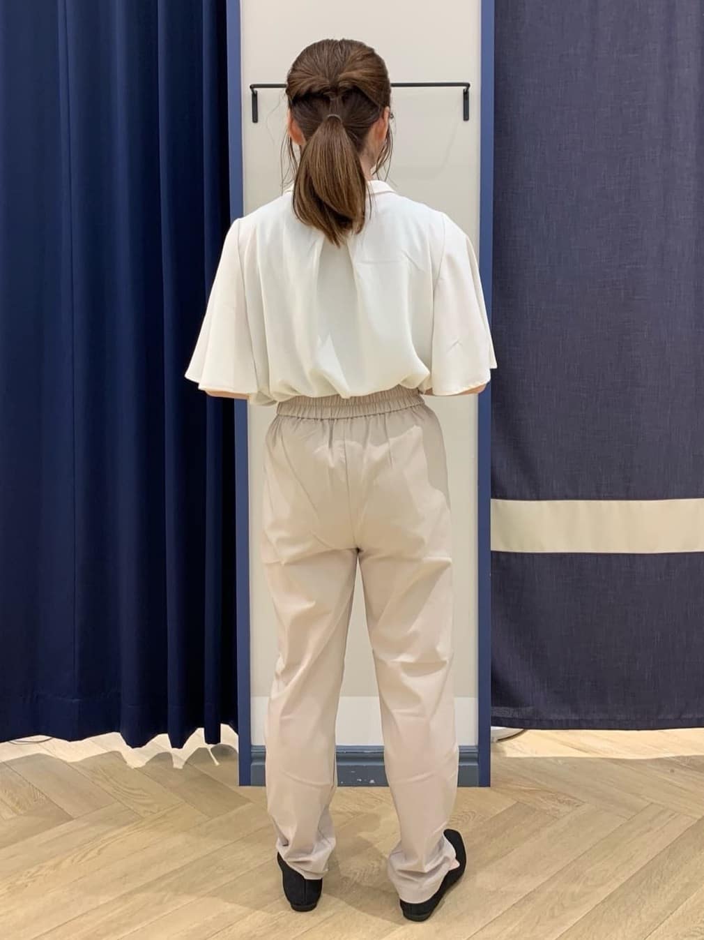 mokaさんの「grove｜【冷感】サマーハイパーストレッチテーパードパンツ」を使ったコーディネート