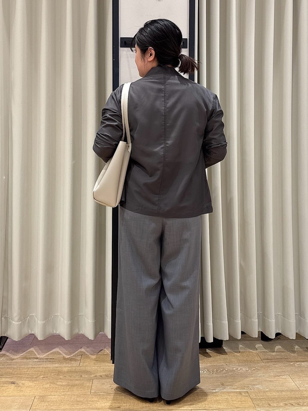 SoRAoさんの「grove｜【人間工学】つつまれフィットパンプス【入卒対応可】」を使ったコーディネート
