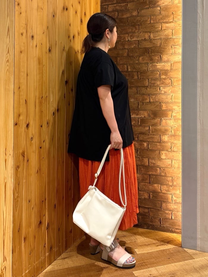 ゆかぴさんの「SHOO･LA･RUE｜◆ナチュラルなシワ加工が大人見え エアリーロングスカート」を使ったコーディネート