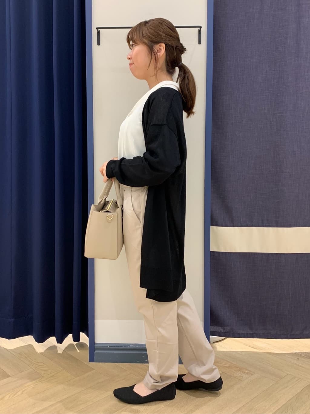mokaさんの「grove｜【冷感】サマーハイパーストレッチテーパードパンツ」を使ったコーディネート